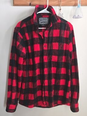 Brooklyn Cloth Red & Black Buffalo Plaid Button-Up Fleece Shirt